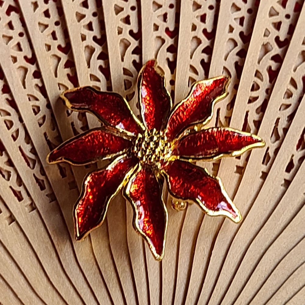 Vintage Brooch/Pin Flower Collectible